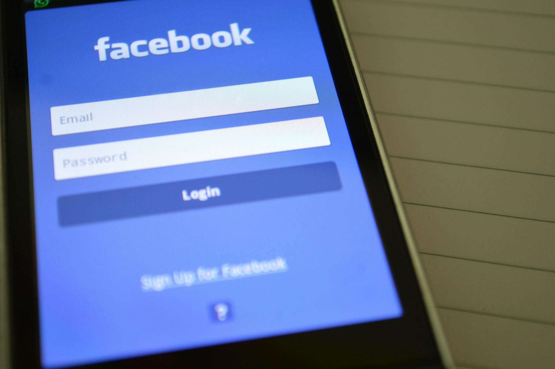 Facebook on Mobile: Exploring Features